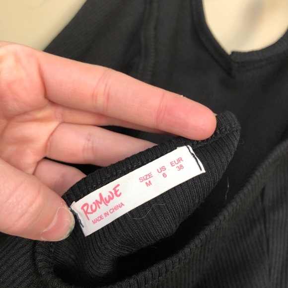 Embroidered butterfly crop top - Picture 5 of 5